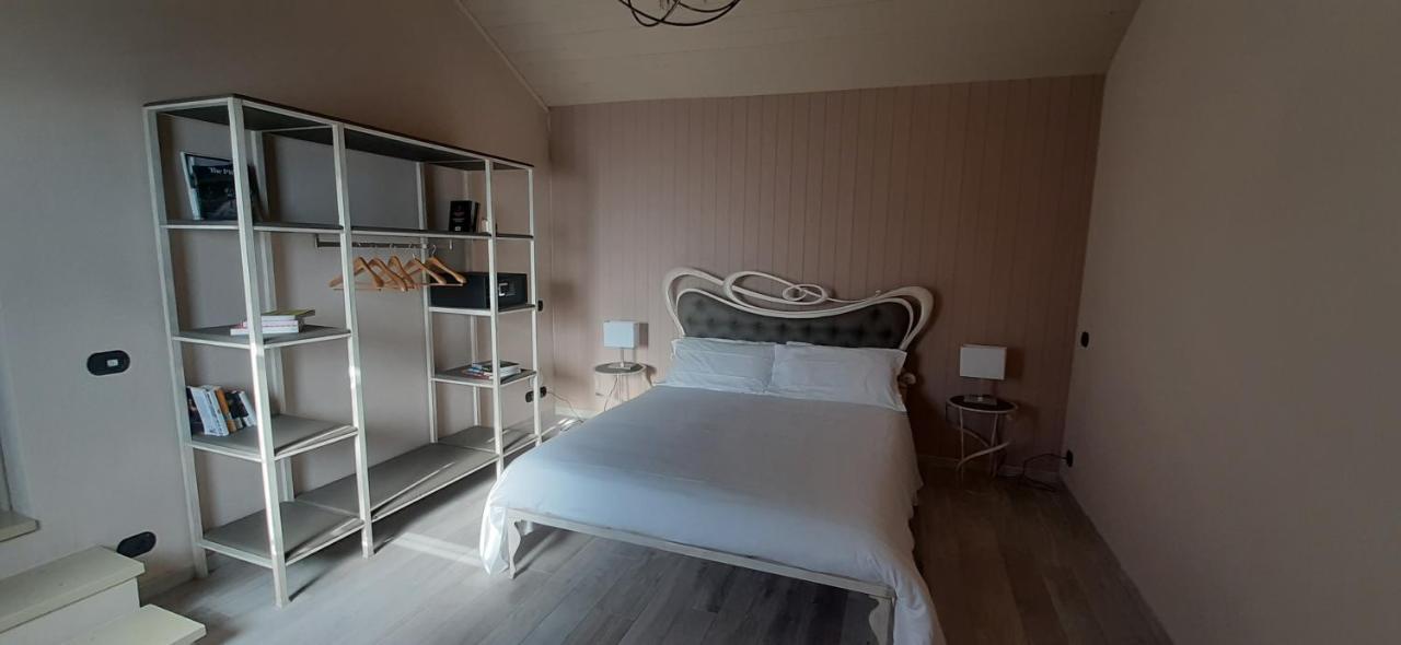 Casale Raffaello B&B Como Albese Con Cassano 외부 사진