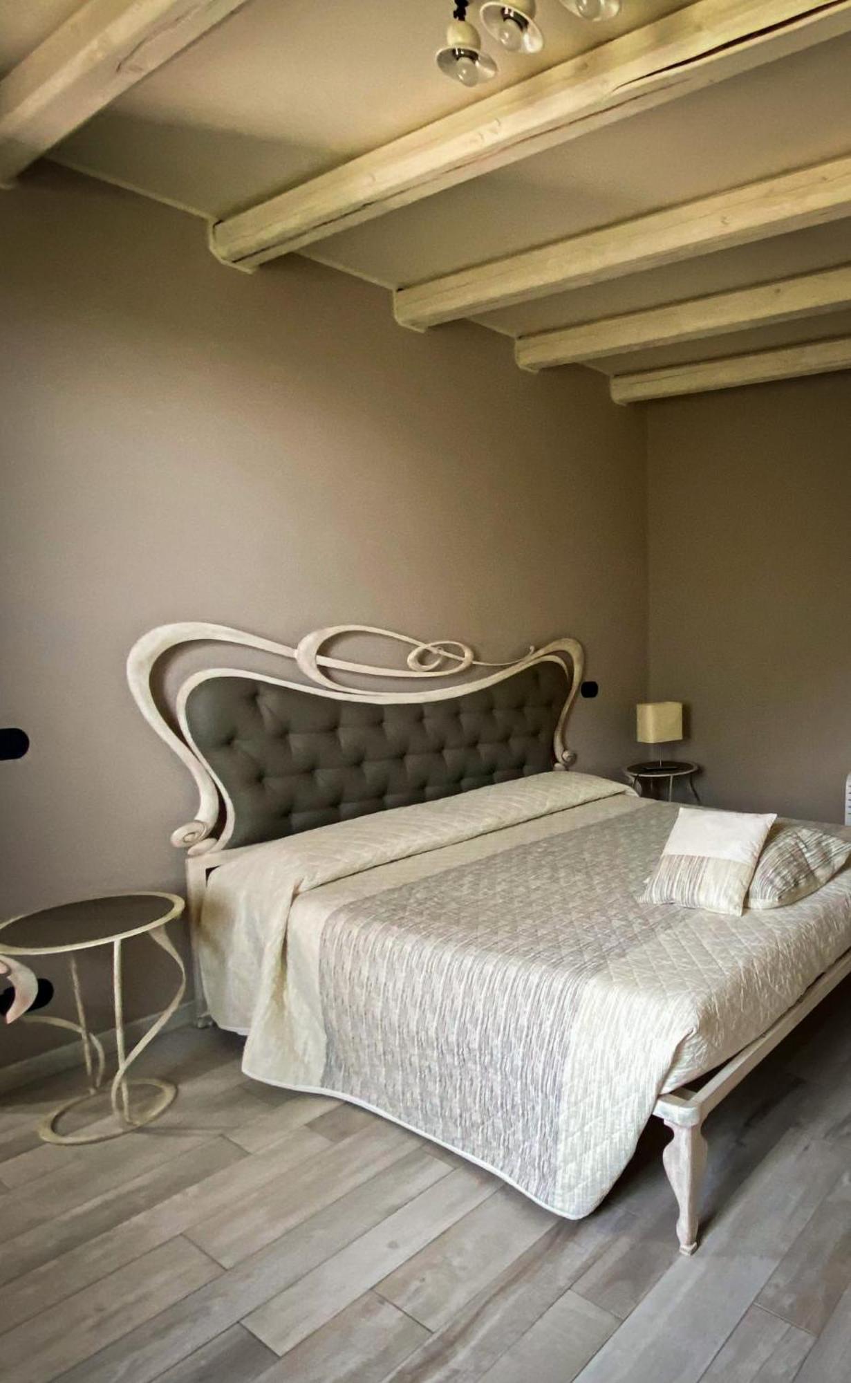 Casale Raffaello B&B Como Albese Con Cassano 외부 사진