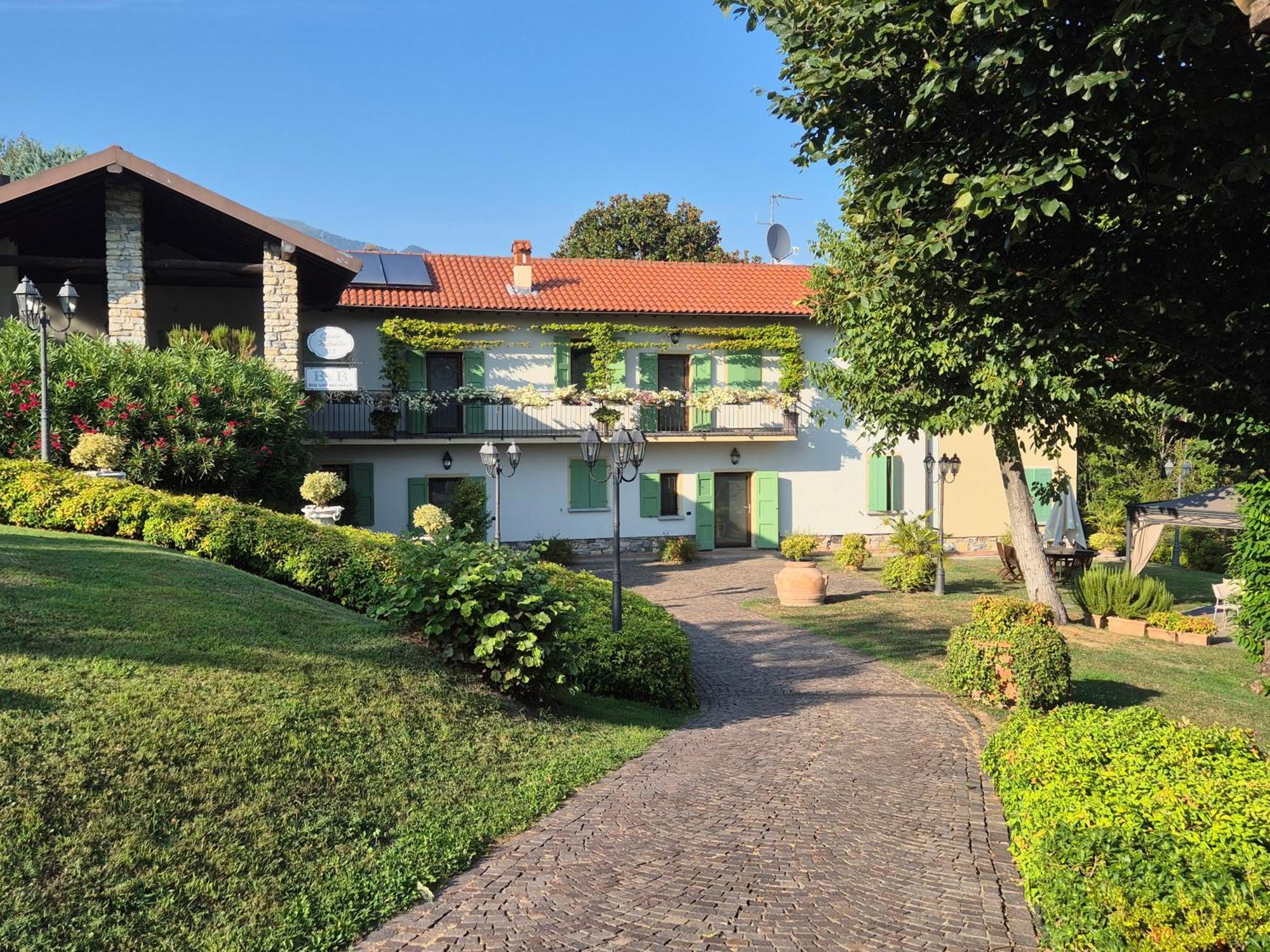 Casale Raffaello B&B Como Albese Con Cassano 외부 사진